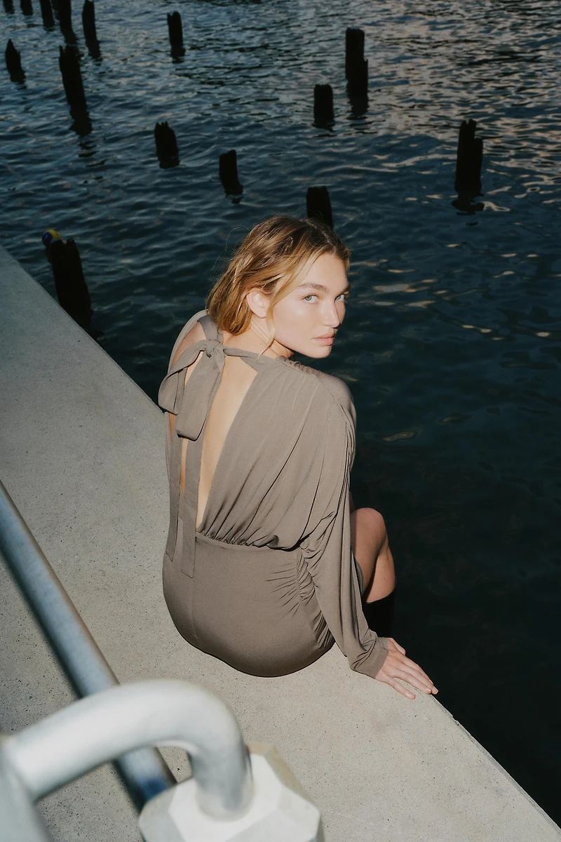 VOLUMINOUS SHORT DRESS