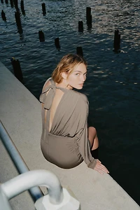 VOLUMINOUS SHORT DRESS