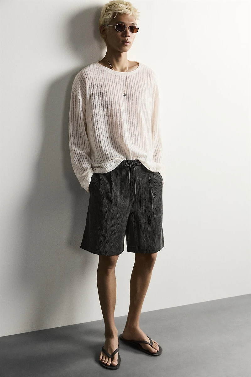 TEXTURED RELAXED FIT SHORTS