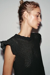 OPEN-KNIT TOP