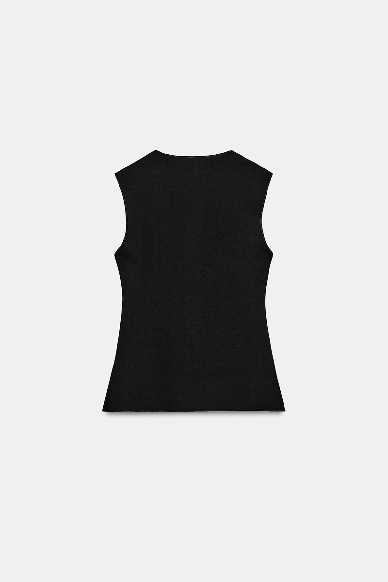 BUTTONED VEST TOP