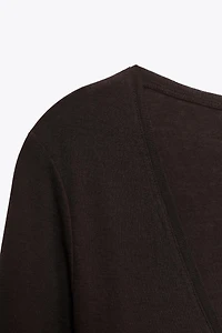 V-NECK T-SHIRT