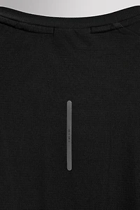 TEXTURED TRAINING T-SHIRT