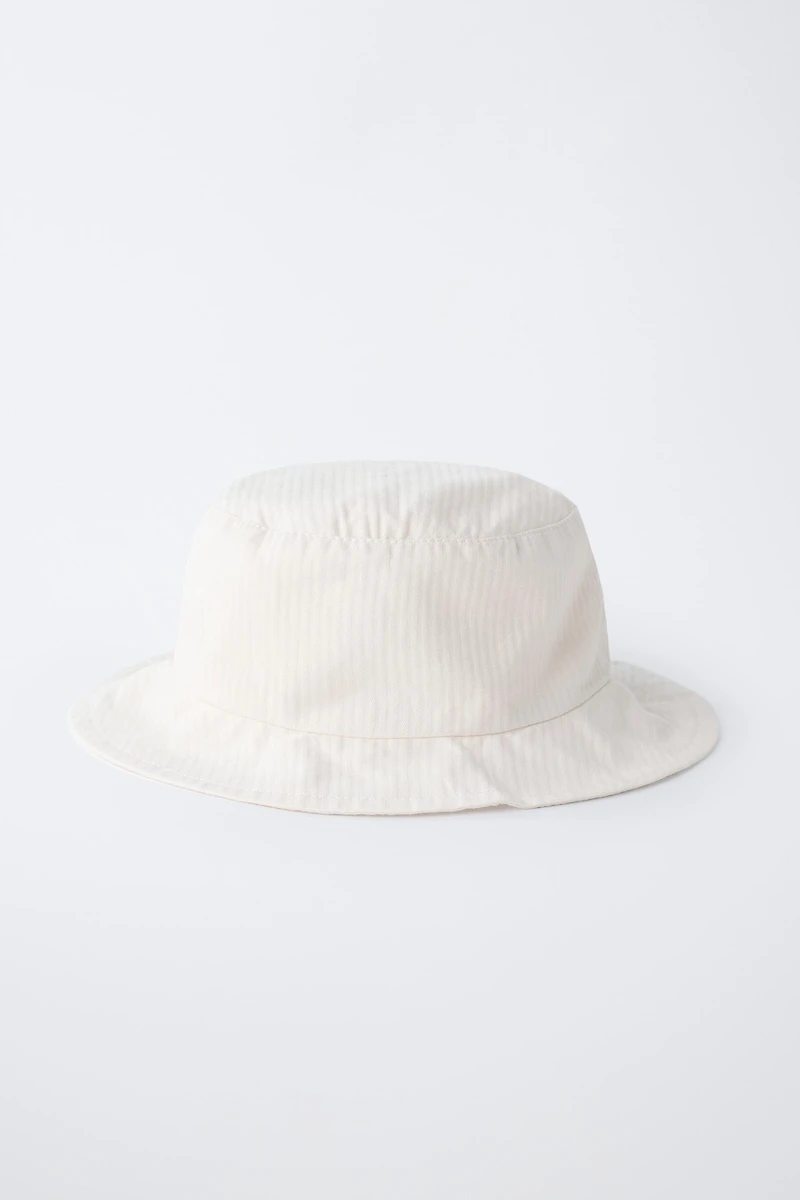 BUCKET HAT