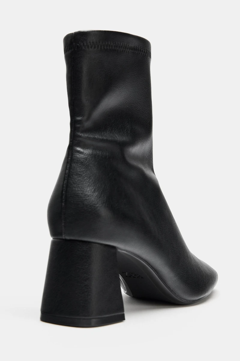 WIDE HEELED ANKLE BOOTS