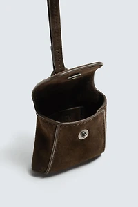 LEATHER HEADPHONE POUCH WITH PENDANT