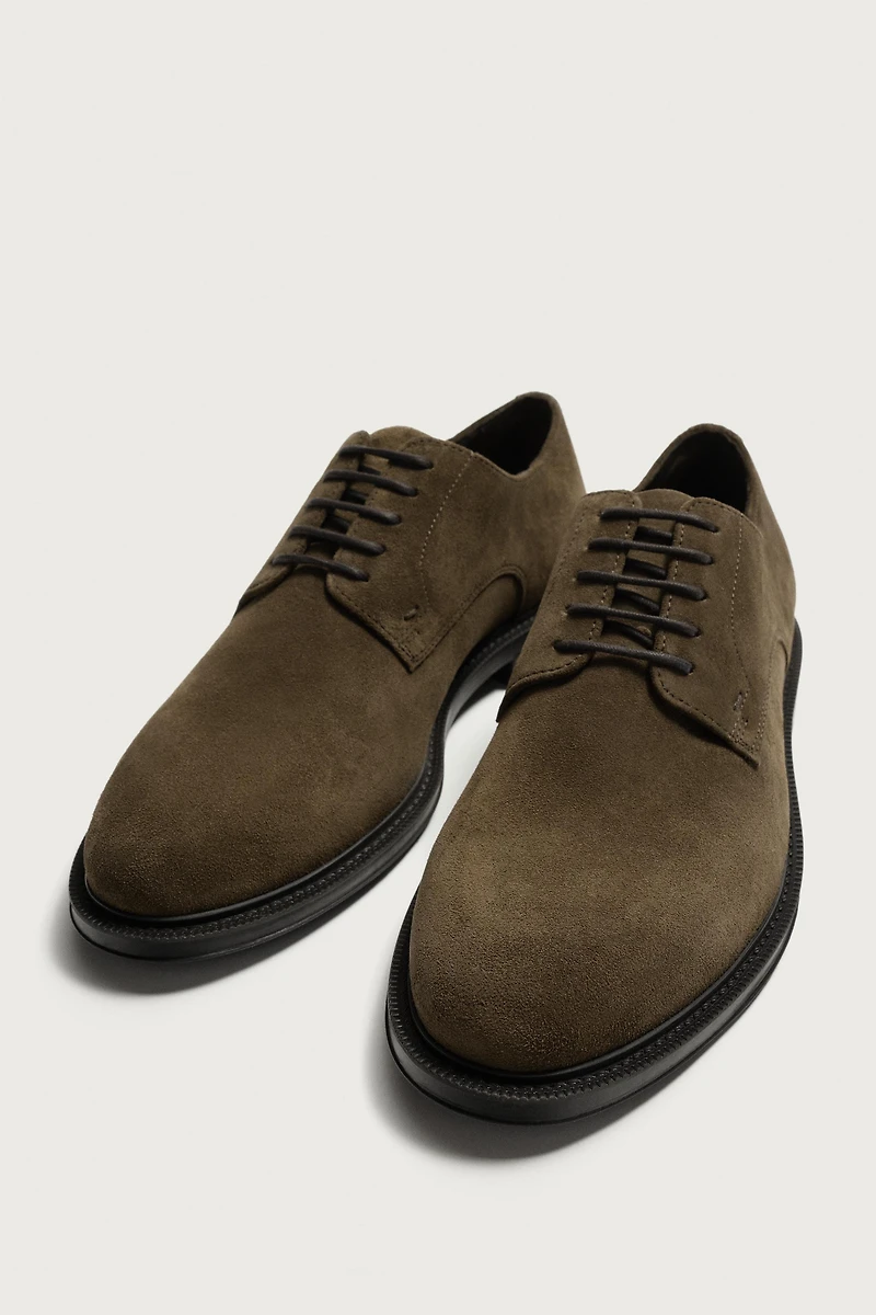 CHAUSSURES EN CUIR