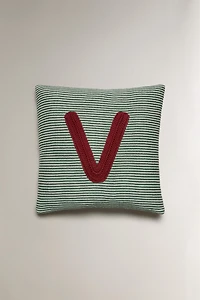 COUSSIN ENFANT BRODERIE LETTRE V