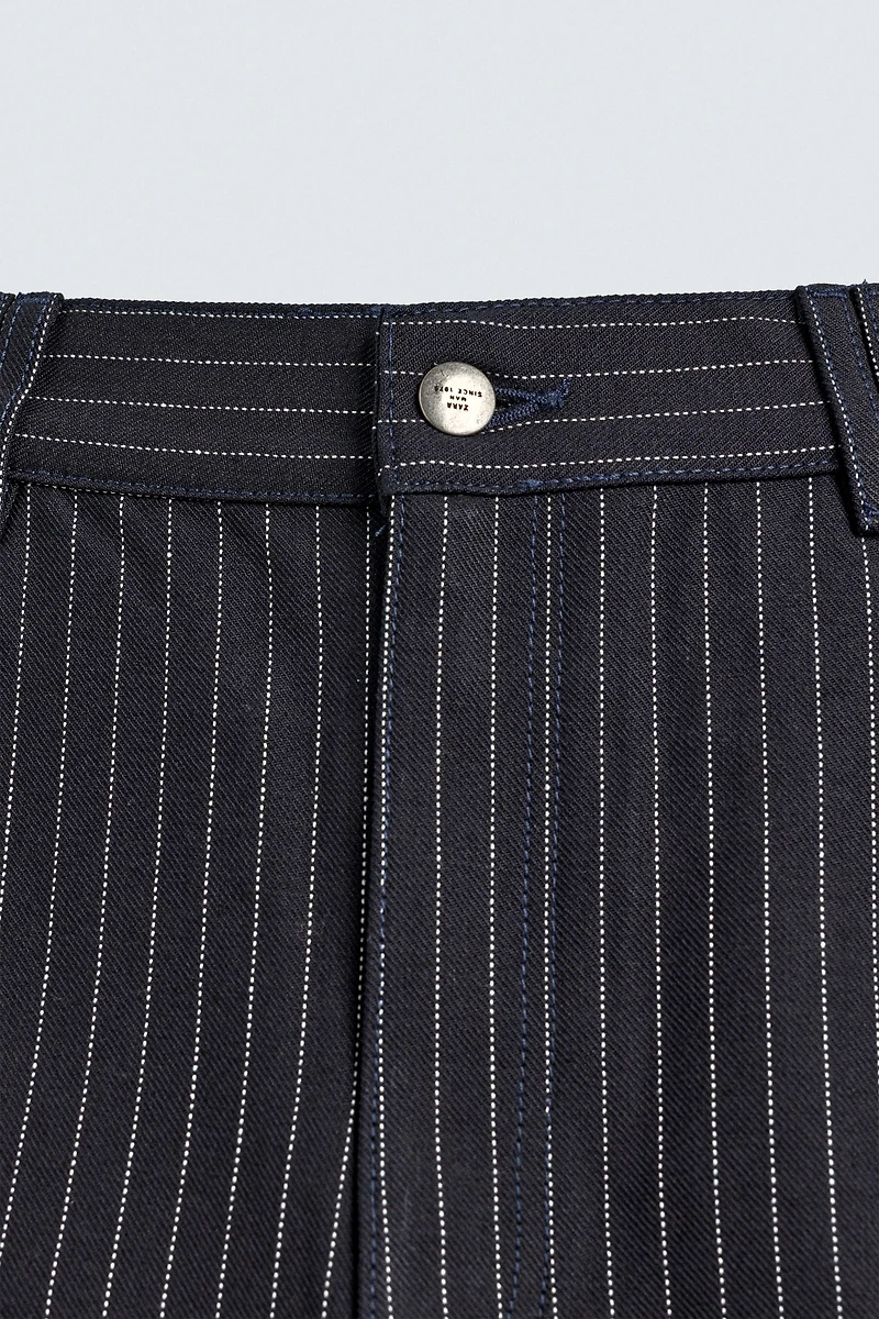 SHORT PLISSÉ À RAYURES
