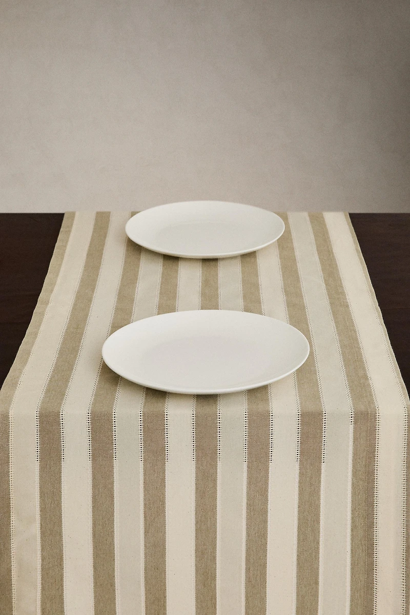 STRIPED TABLE RUNNER WITH INSERTS