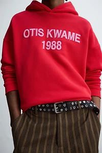 SWEAT À CAPUCHE BRODÉ © OTIS KWAME KYE QUAICOE
