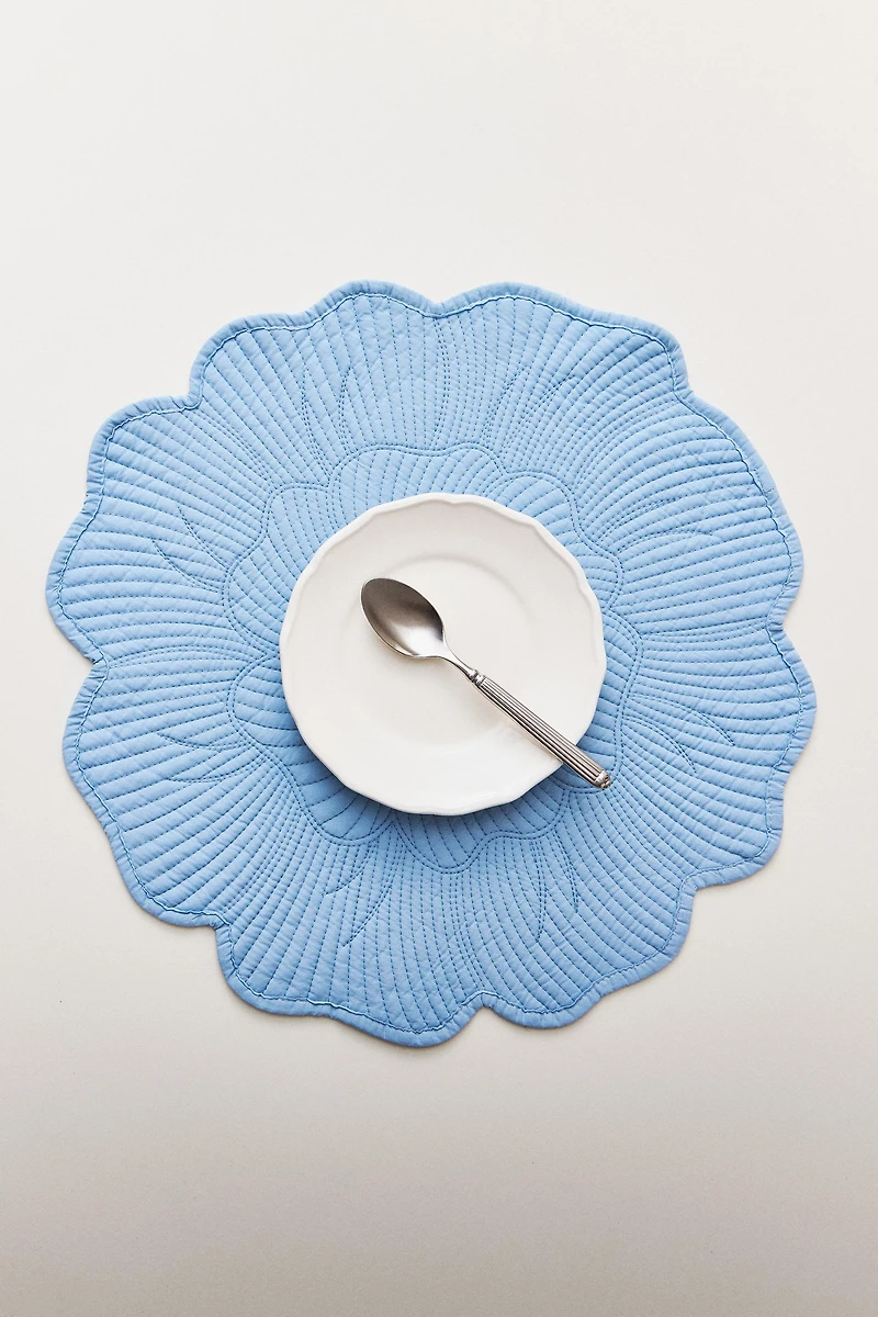 QUILTED FLORAL PLACEMAT