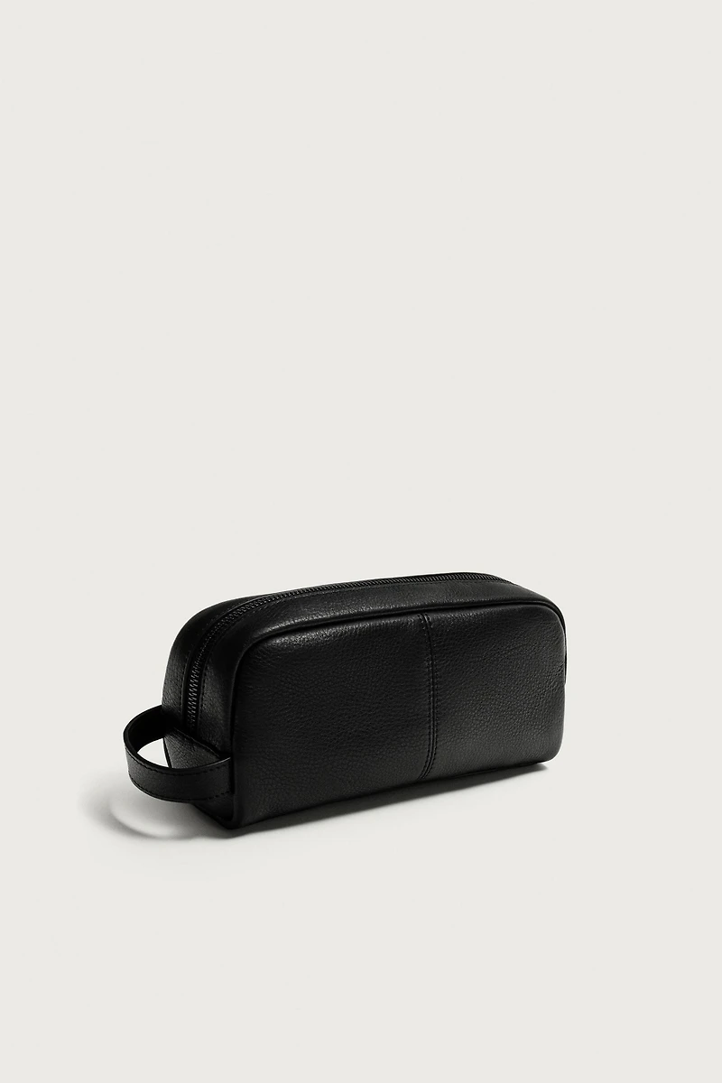 LEATHER TOILETRY BAG