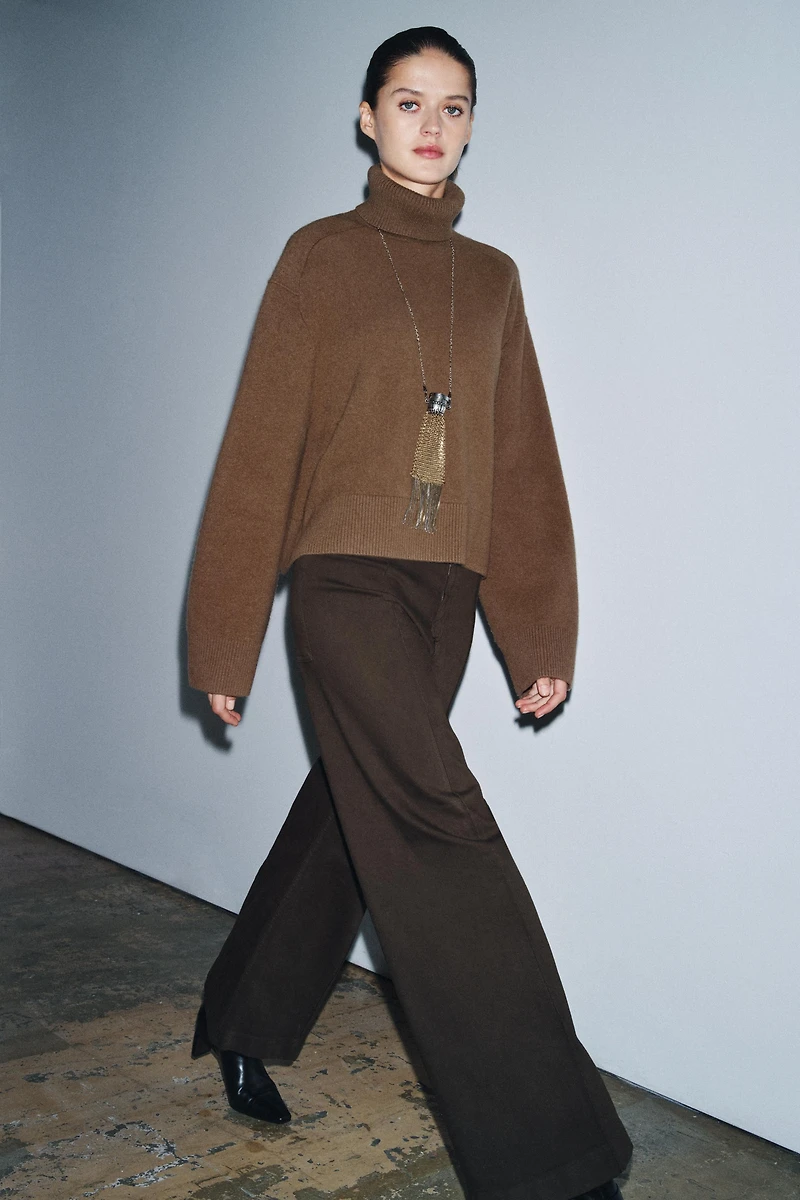 PULL 95 % LAINE COL MONTANT