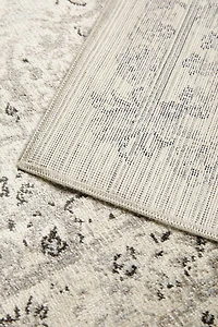 VINTAGE STYLE AREA RUG