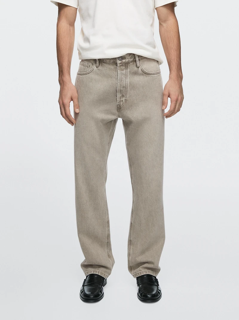Straight-leg jeans