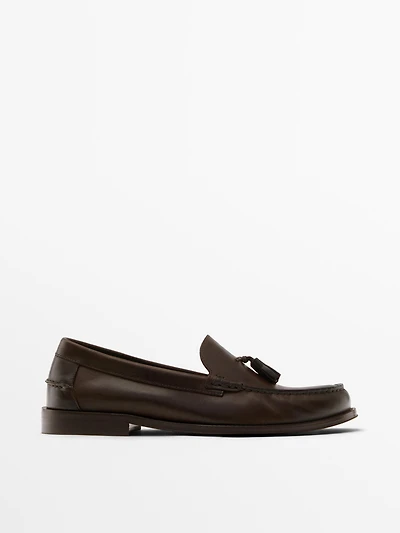 Soft oiled leather loafers with tassels
