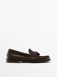 Soft oiled leather loafers with tassels