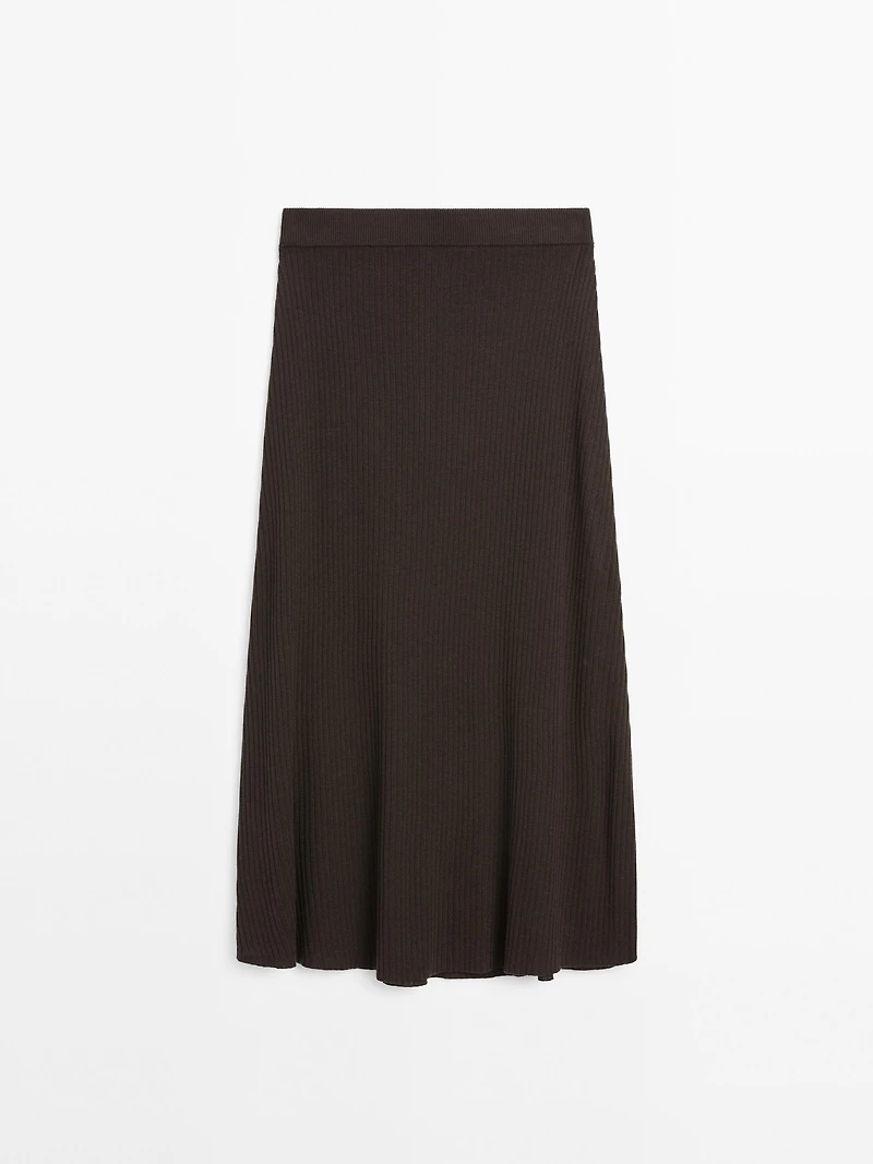 Long ribbed knit skirt