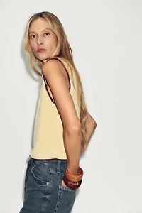 CONTRAST TRIM KNIT TOP