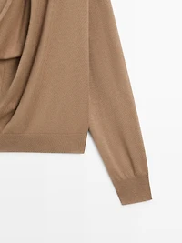 Pull en maille de coton à col drapé
