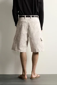 BERMUDA CARGO RELAXED FIT À IMPRIMÉ ABSTRAIT