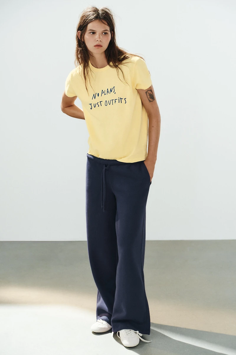 YELLOW TEXT T-SHIRT