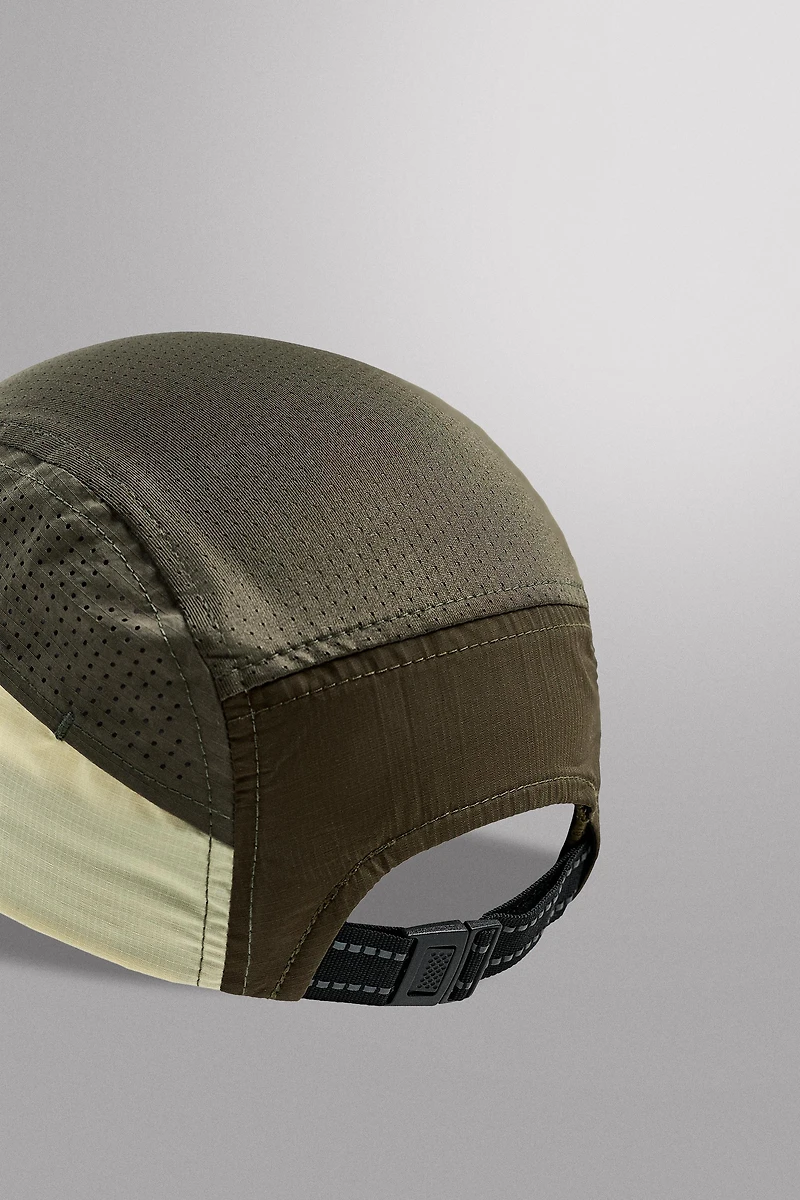 CASQUETTE TECHNIQUE PERFORÉE ÉDITION LIMITÉE