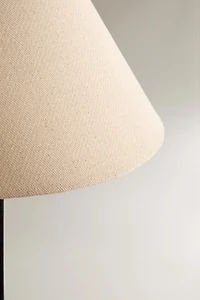 TRIPOD BASE TABLE LAMP