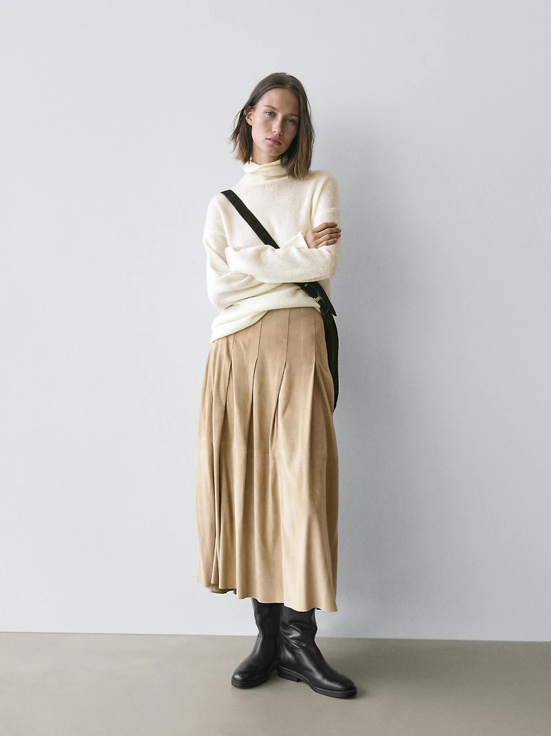 Long pleated suede leather skirt