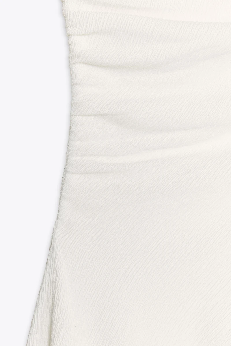 TEXTURED BANDEAU TOP