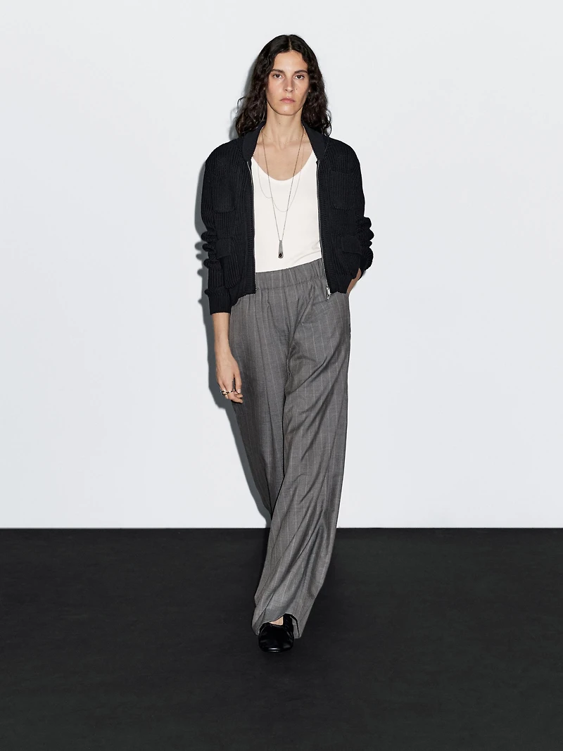 Zip-up knit cardigan