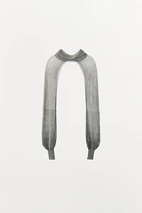 PULL STYLE MANCHONS EN MAILLE AVEC FIL MÉTALLISÉ ÉDITION LIMITÉE