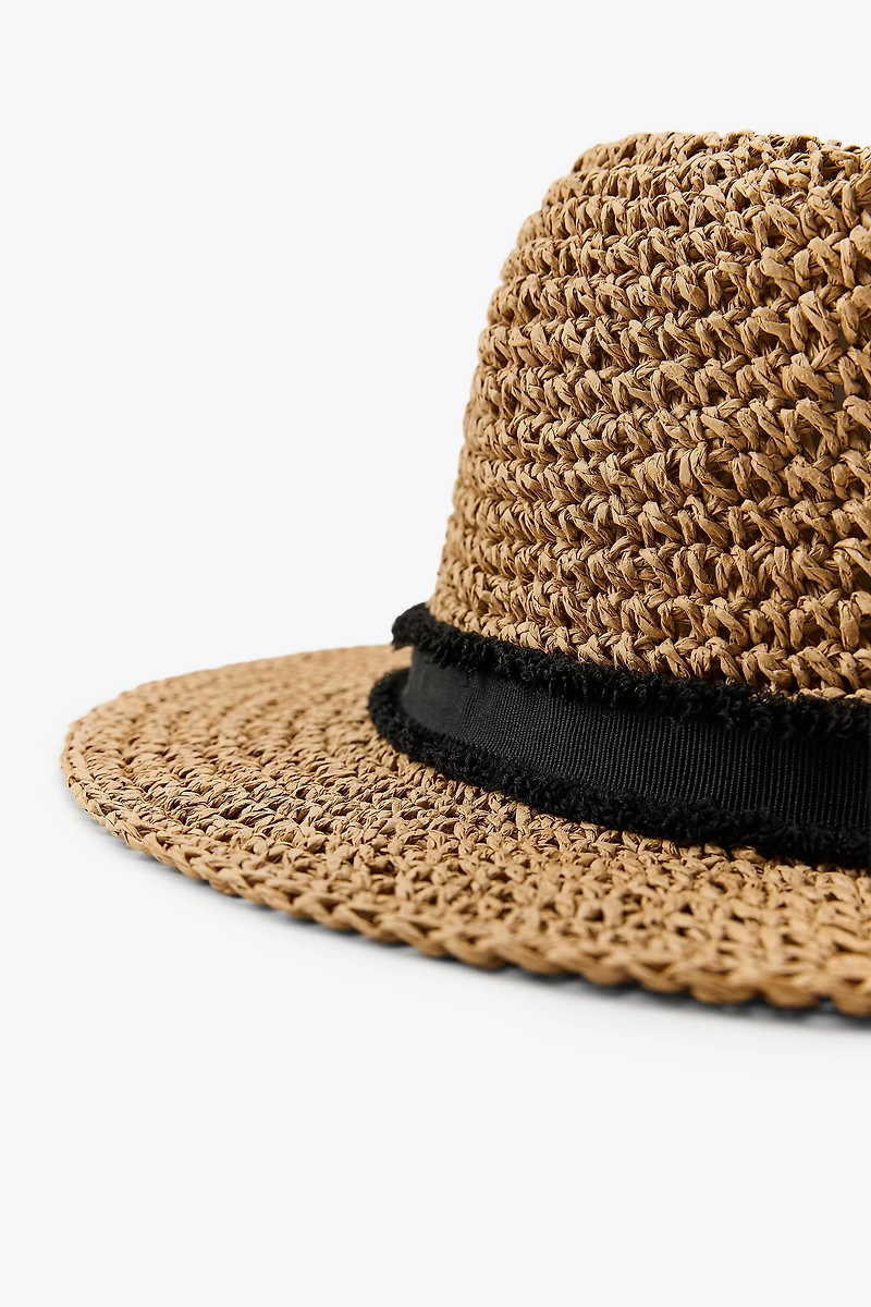 CONTRAST BAND HAT