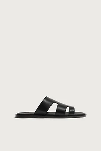 STRAP SANDALS