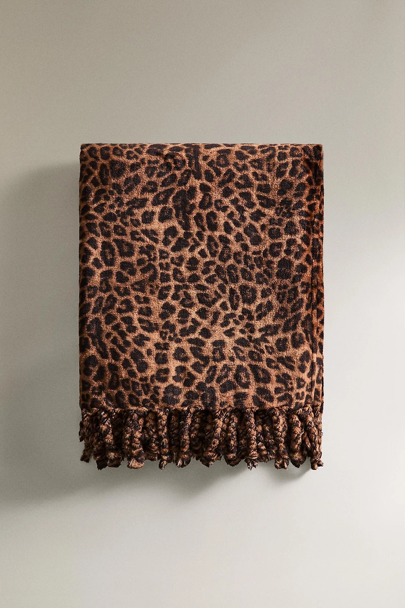 LEOPARD FLEECE BLANKET