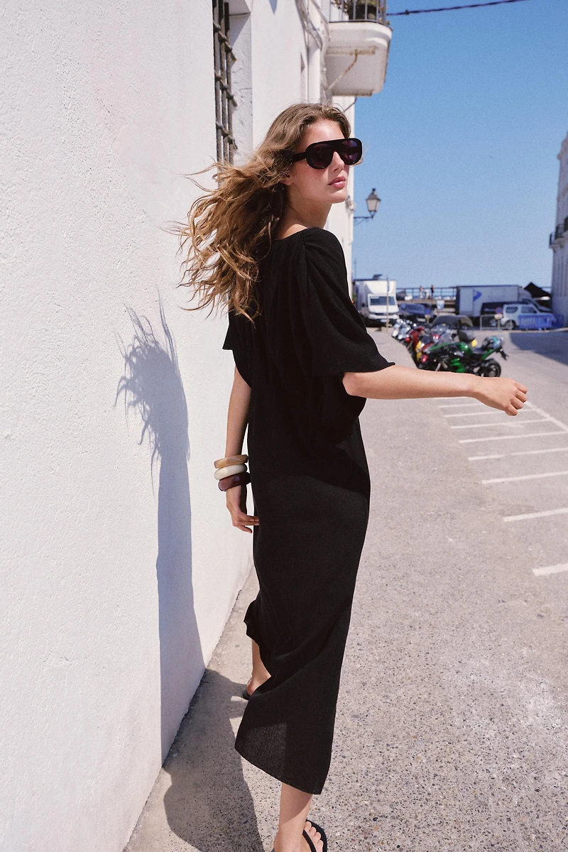 LONG KNIT DRESS WITH RUCHED WAIST