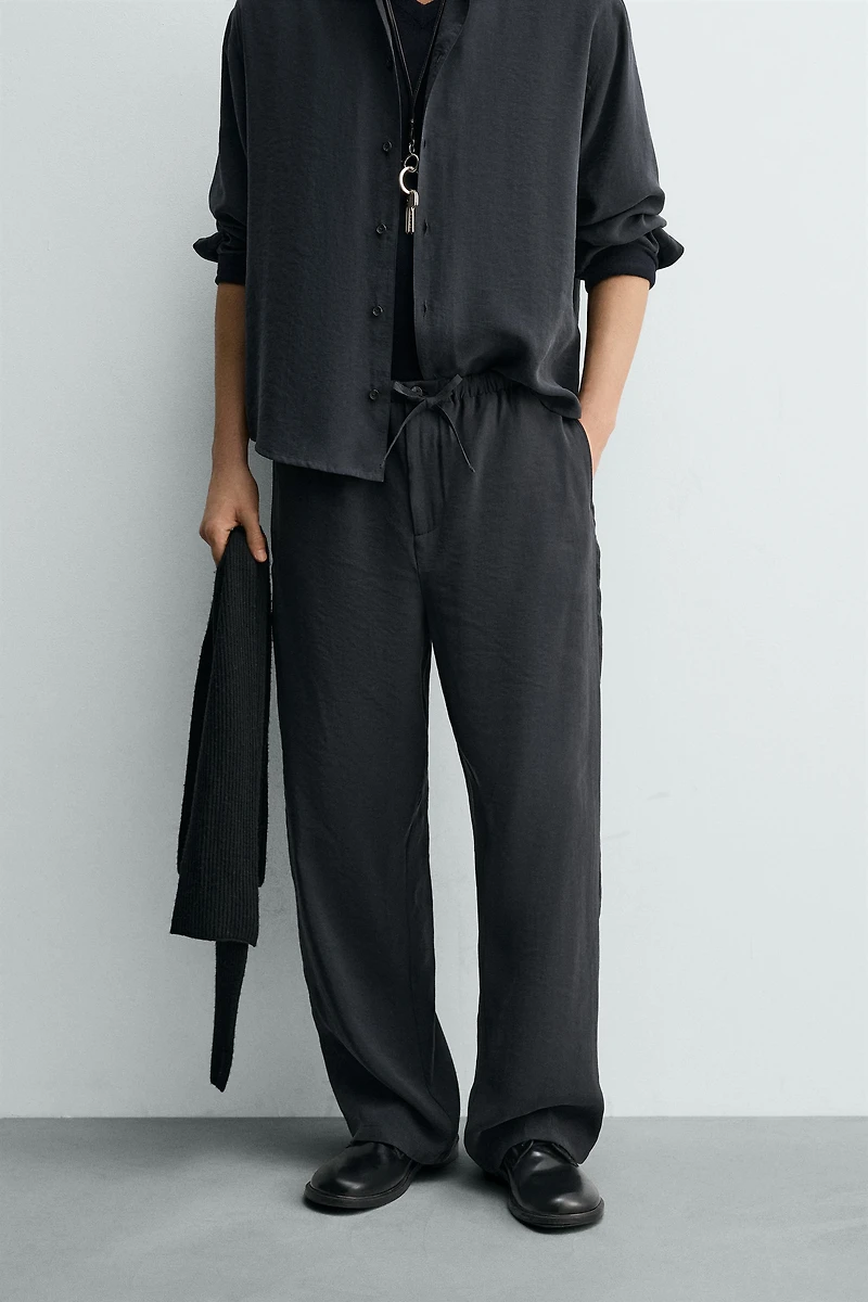 RELAXED FIT FLOWY PANTS