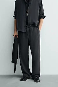 RELAXED FIT FLOWY PANTS