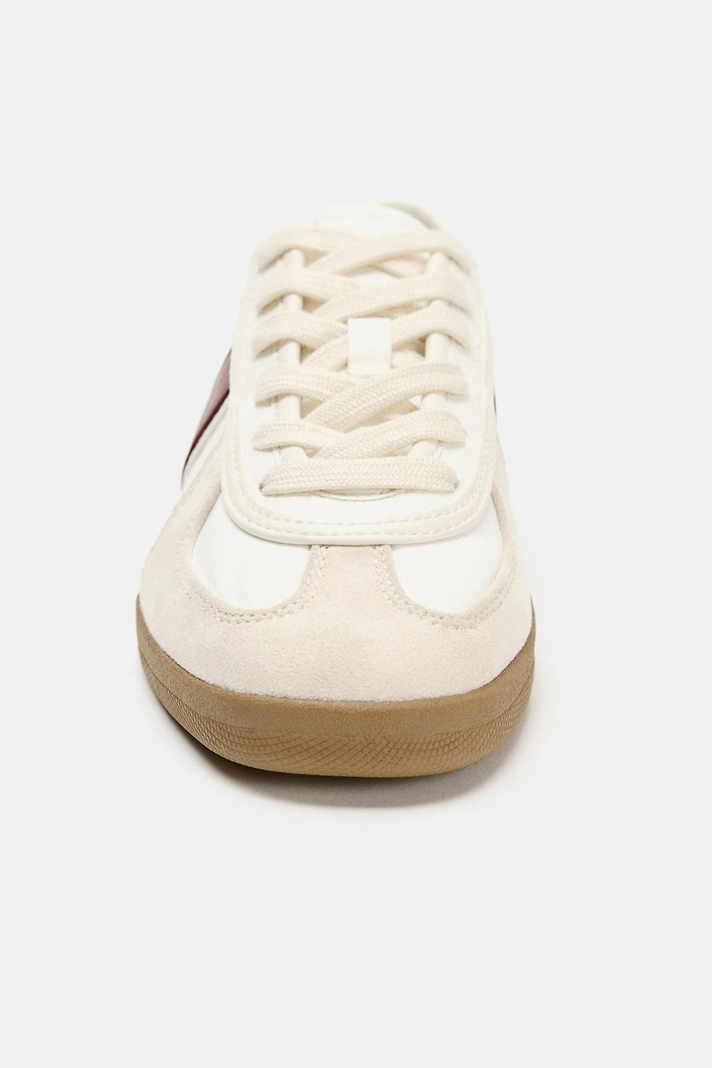ATHLETIC SNEAKERS