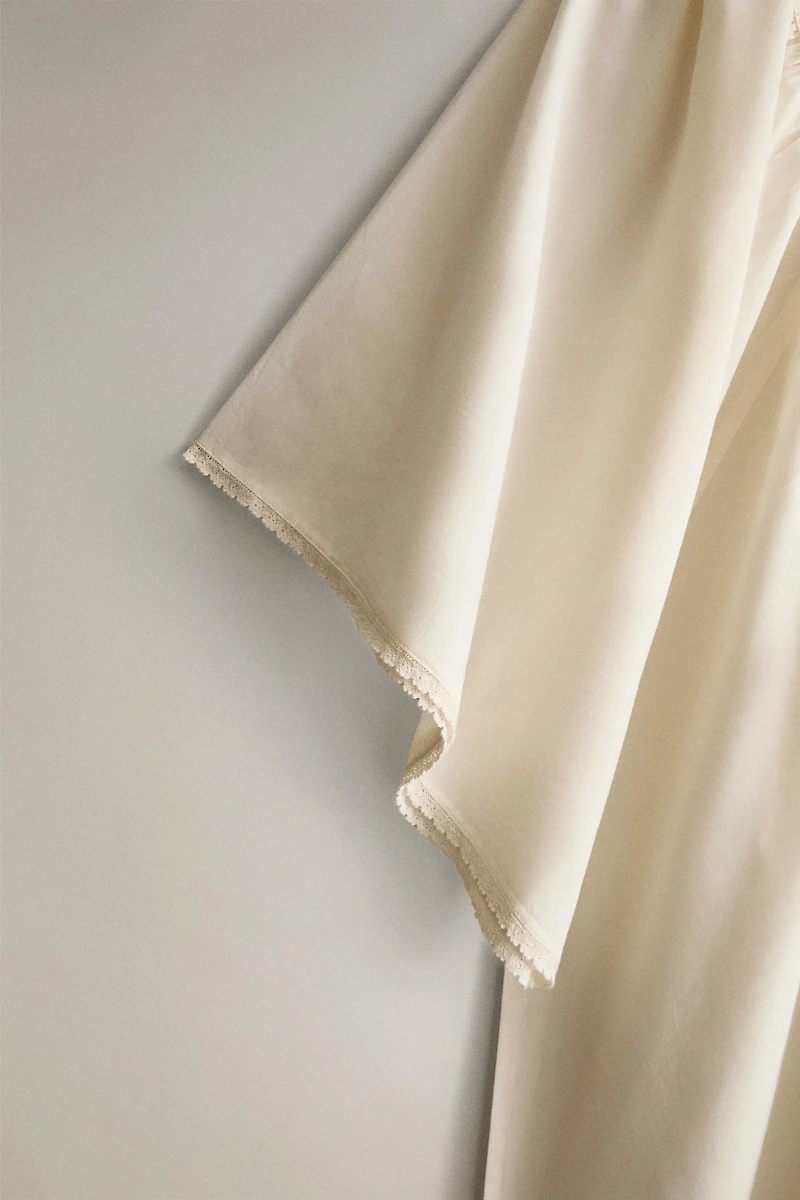 NIGHTGOWN WITH LACE SLEEVES