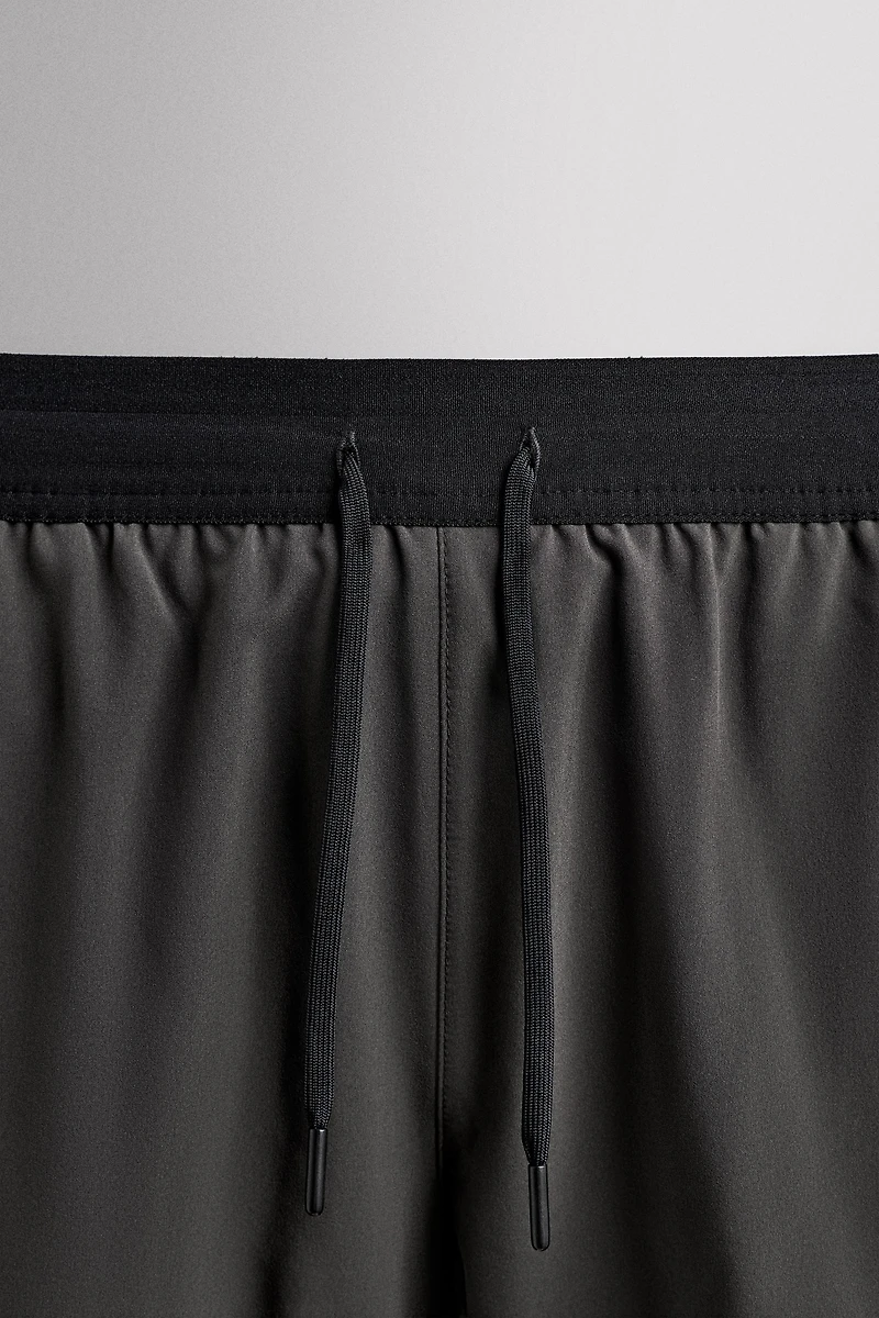 BASIC TRAINING SHORTS