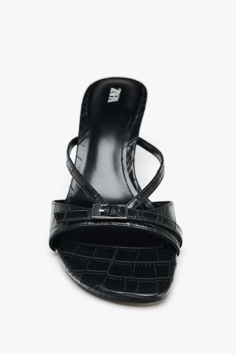 TEXTURED BUCKLE HEEL SANDALS