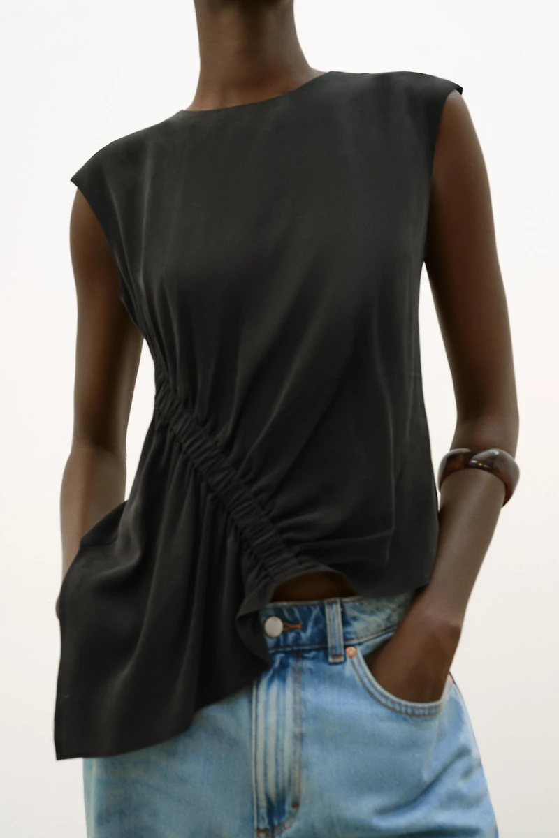 SLEEVELESS RUCHED TOP