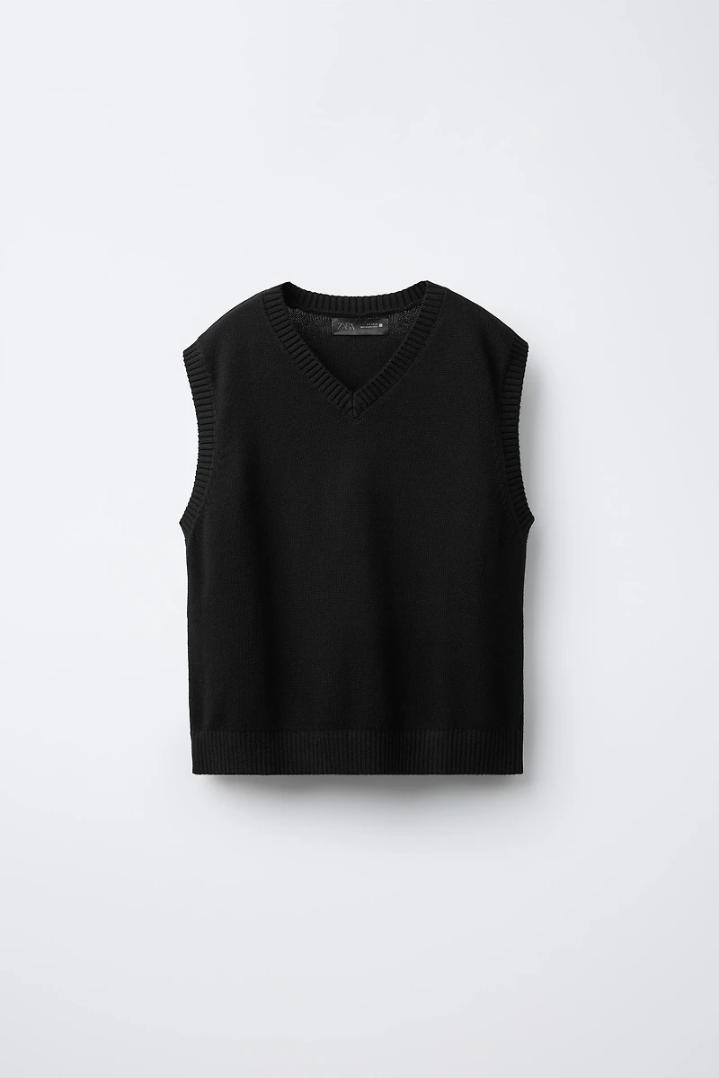 KNIT VEST
