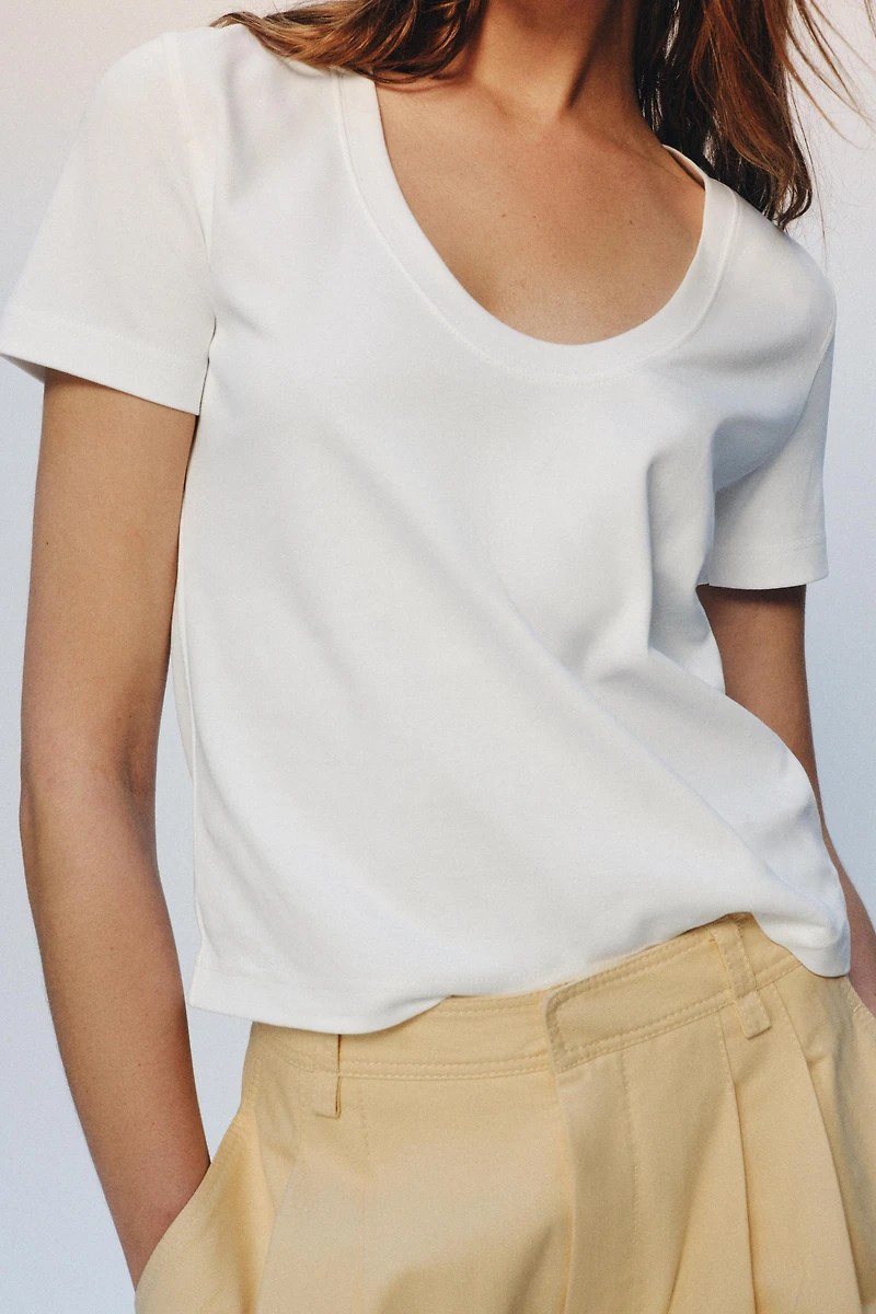 SHORT SLEEVE INTERLOCK T-SHIRT