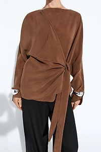 Flowing kimono with tie detail