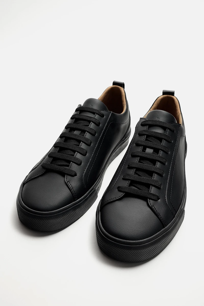 BASIC SNEAKERS