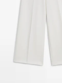 Wide-leg voluminous trousers