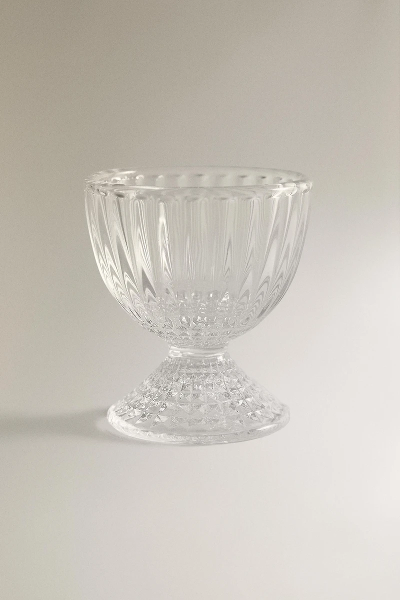 GLASS EGG CUP WITH A RAISED GEOMETRIC DESIGN